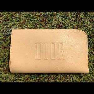 ❤️DIOR❤️ makeup bag 💯 new 💯 authentic